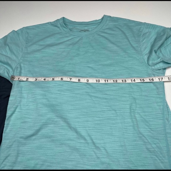 Fabletics Set of 2 Tees Tshirts Tops Short Sleeve Soft Comfy Casual Outdoor - Picture 4 of 6